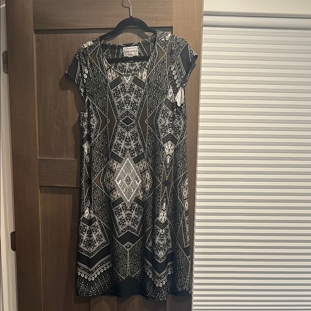 karin stevens Black & Cream Geometric Midi Dress